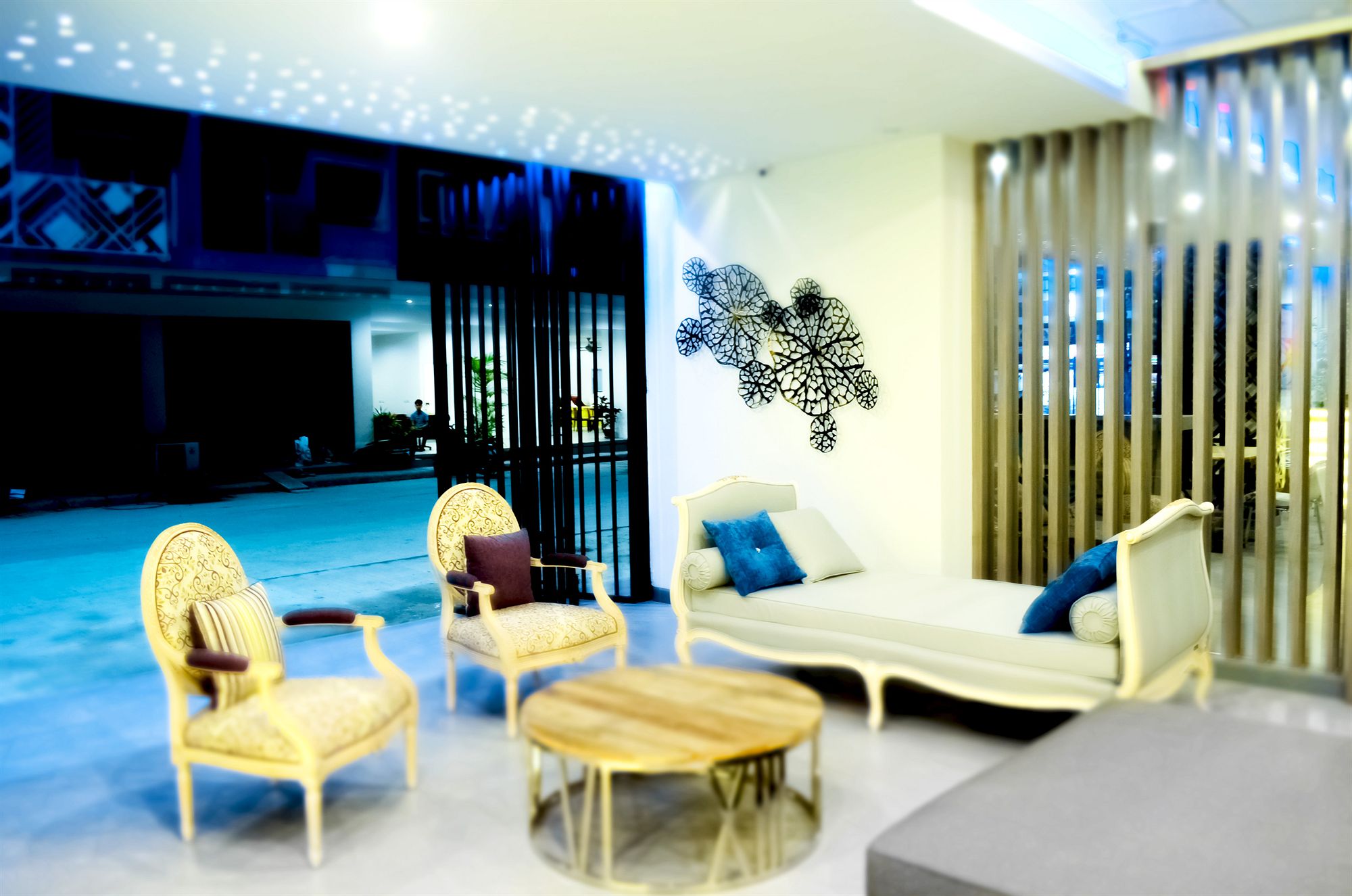 Фото Mirage Express Patong Phuket Hotel