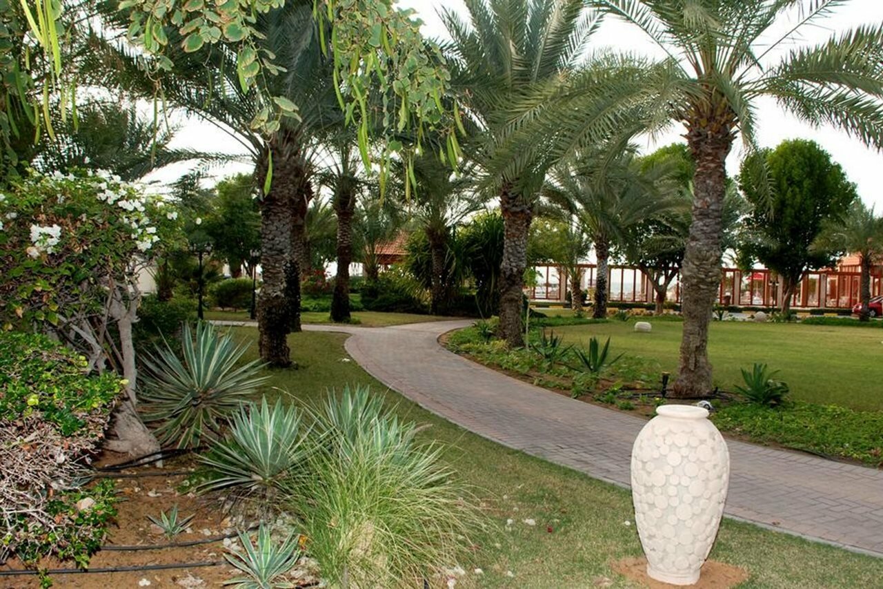 Фото Umm Al Quwain Beach Hotel