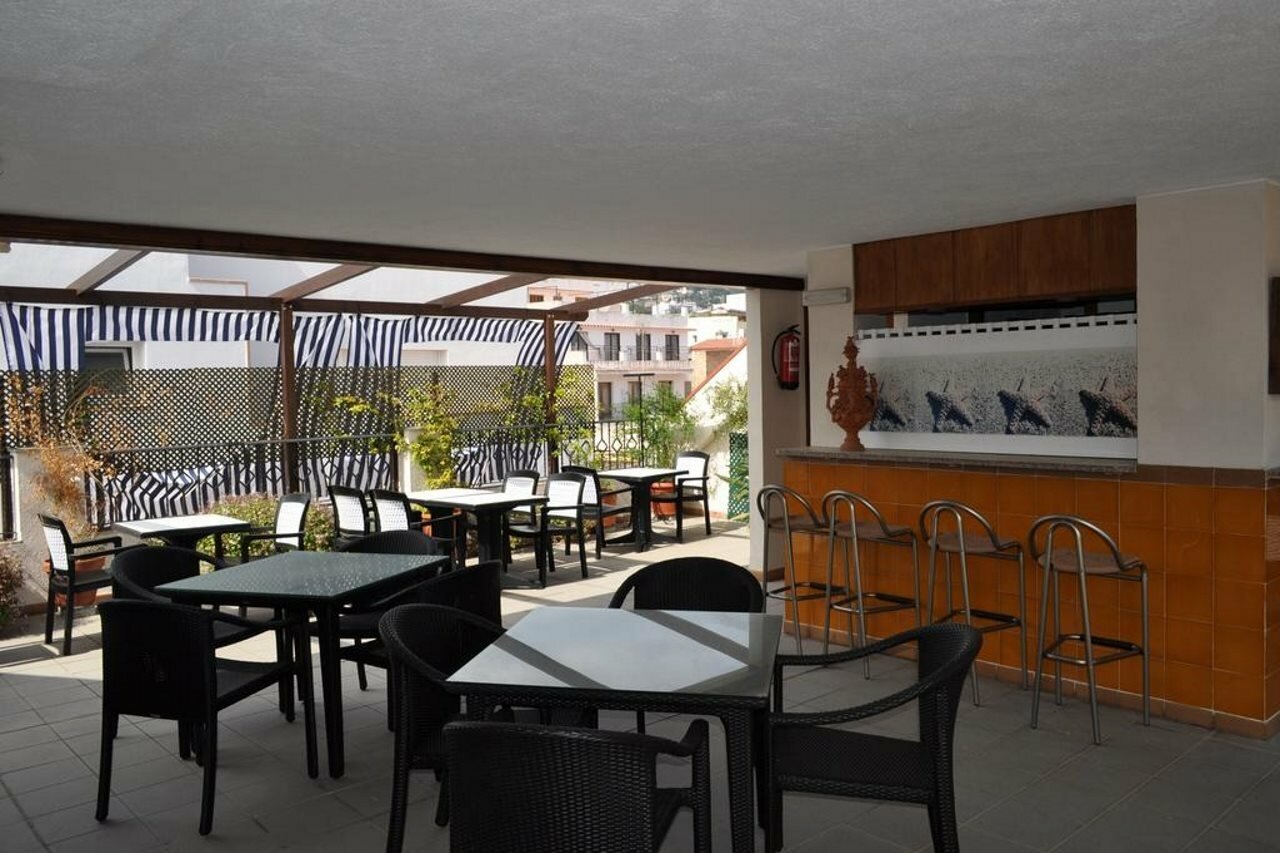 Фото Hostal Vila del Mar