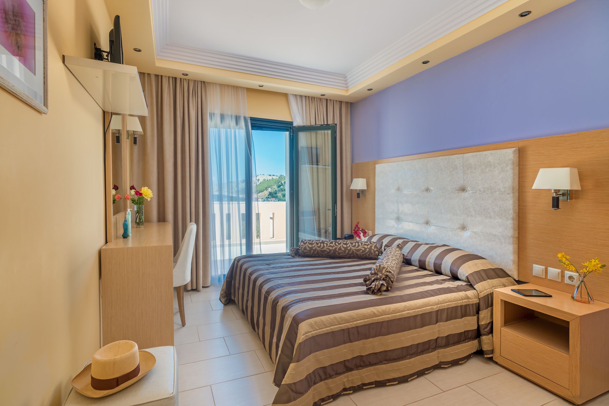 Фото Ai Yannis Suites and Apartments Hotel