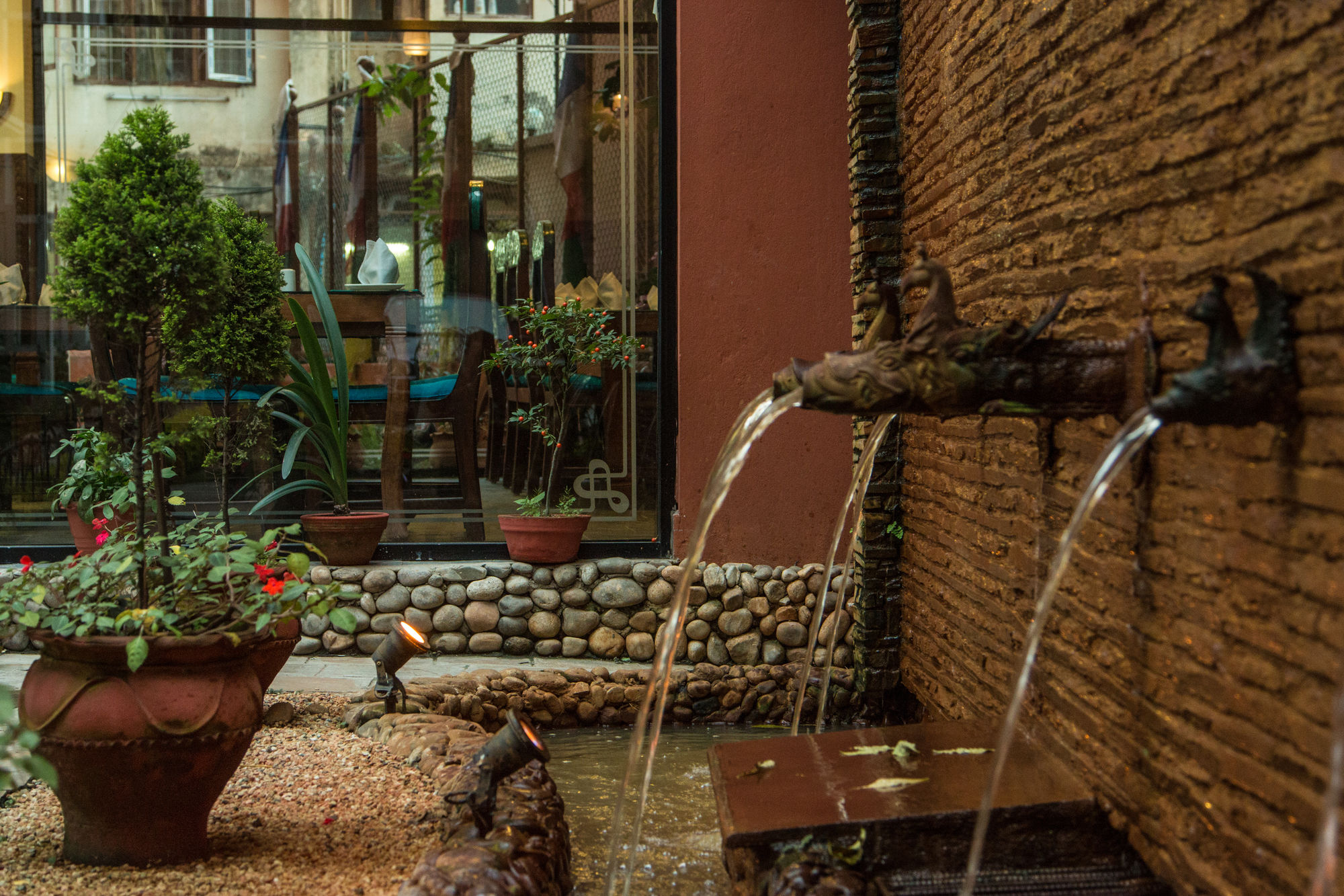 Фото Hotel Yukhang