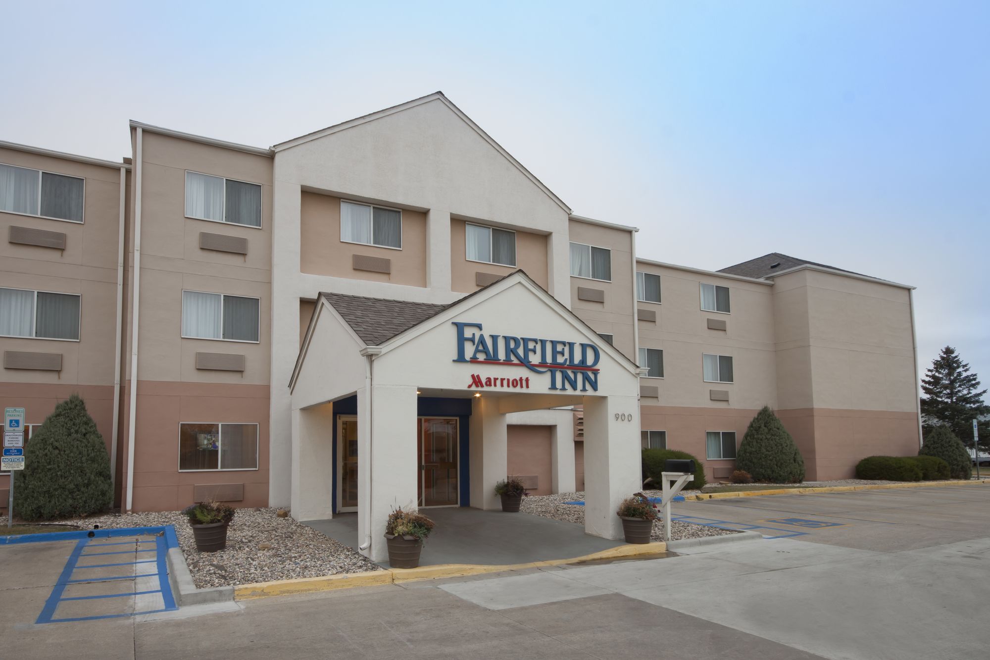 Фото SureStay Plus Hotel by Best Western Minot