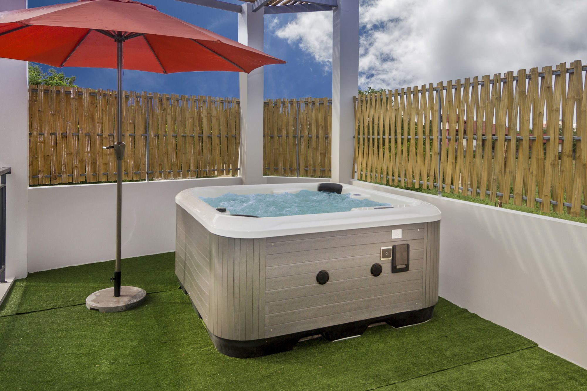 Фото Tropicana Pool Villa