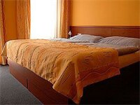 Фото Aparthotel Austria Suites