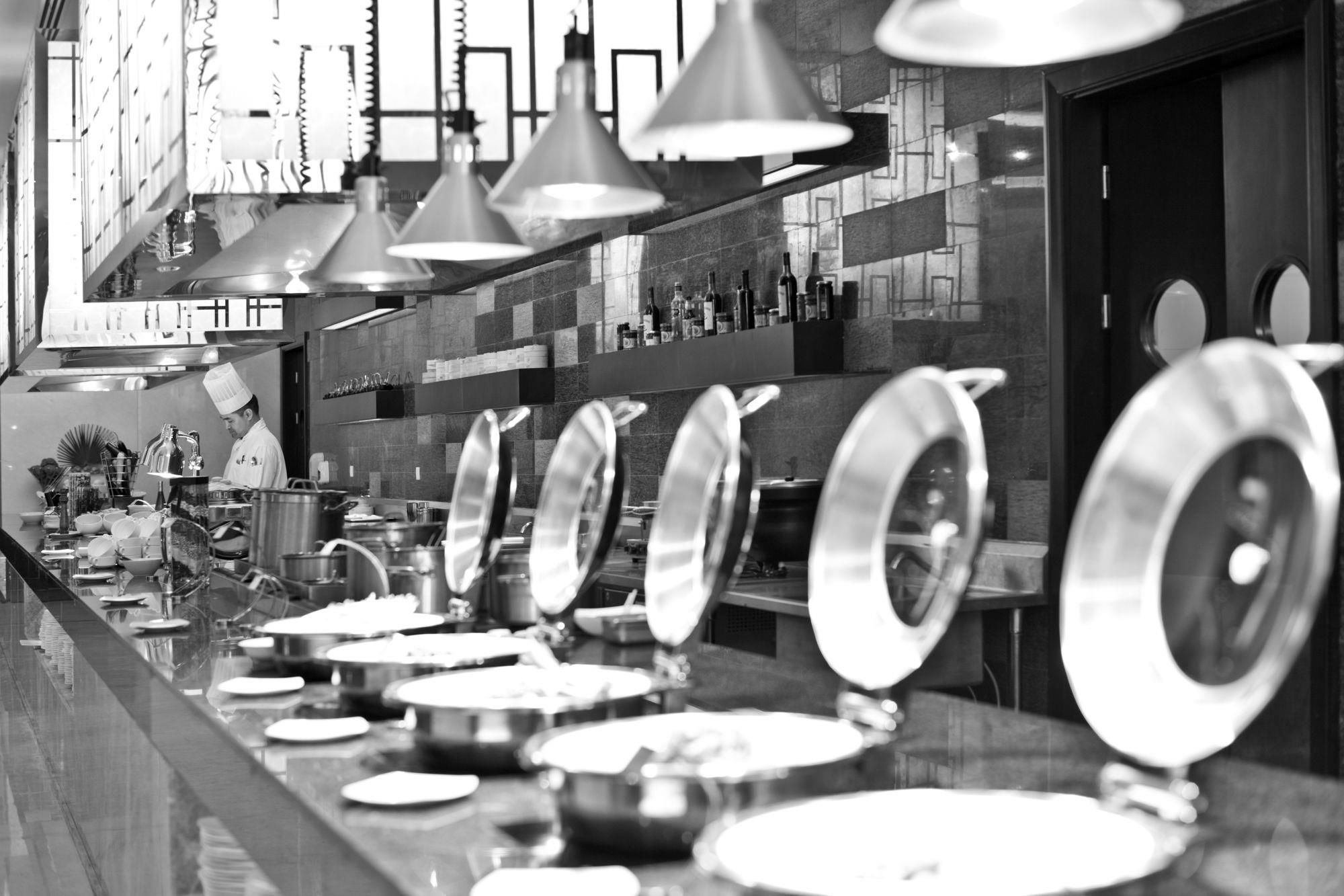 Фото Regal Plaza Hotel & Residence