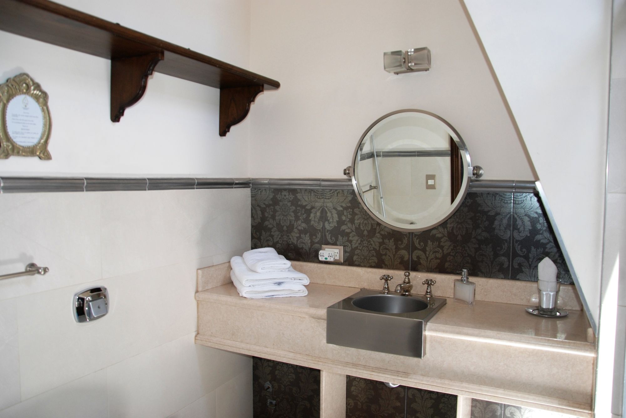 Фото Miravida Soho Hotel & Wine Bar