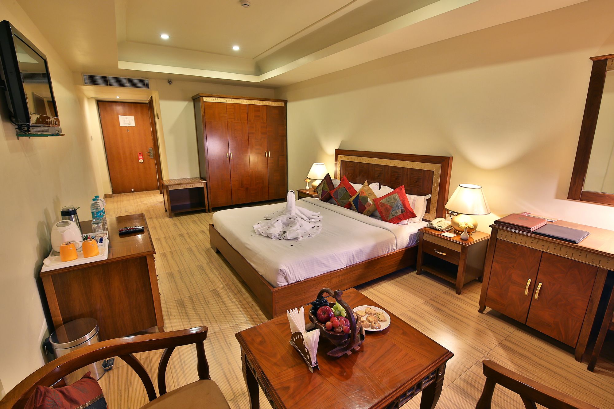 Фото Chokhi Dhani The Palace Hotel