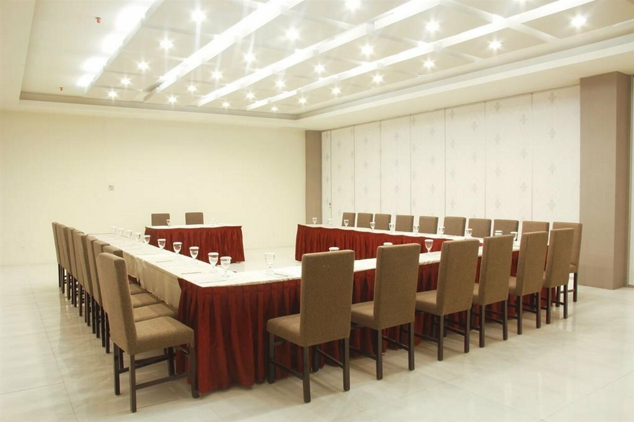 Фото The Sun Hotel Madiun