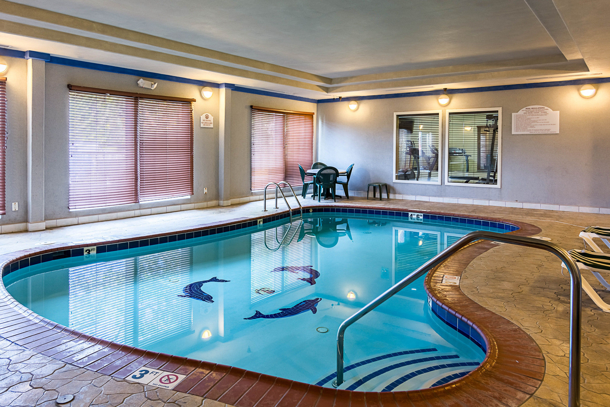 Фото Comfort Inn & Suites Chesapeake - Portsmouth
