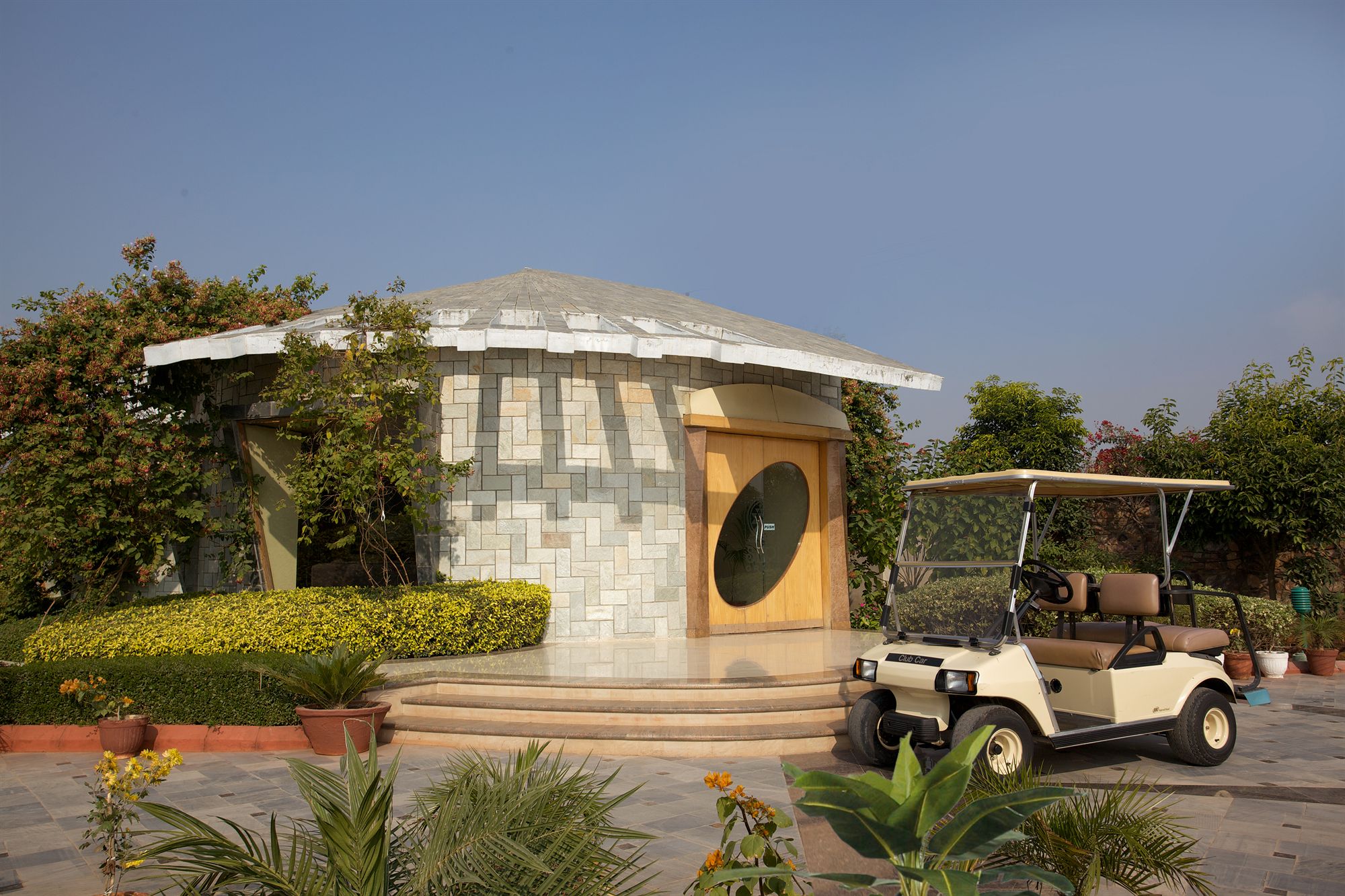 Фото Shri Radha Brij Vasundhara Resort & SPA