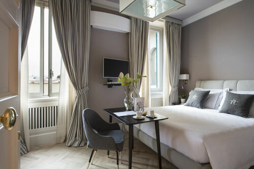 Гостиница Tornabuoni Suites Collection Residenza D'Epoca во Флоренции