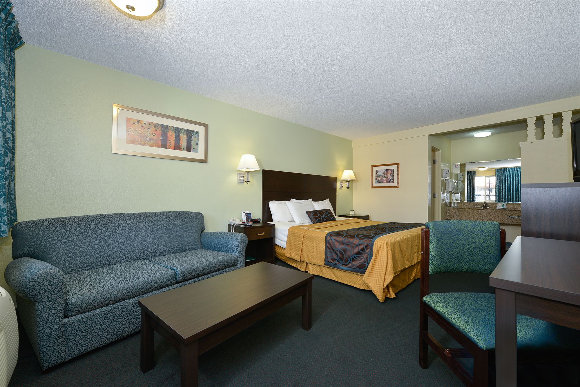 Фото University Inn & Suites