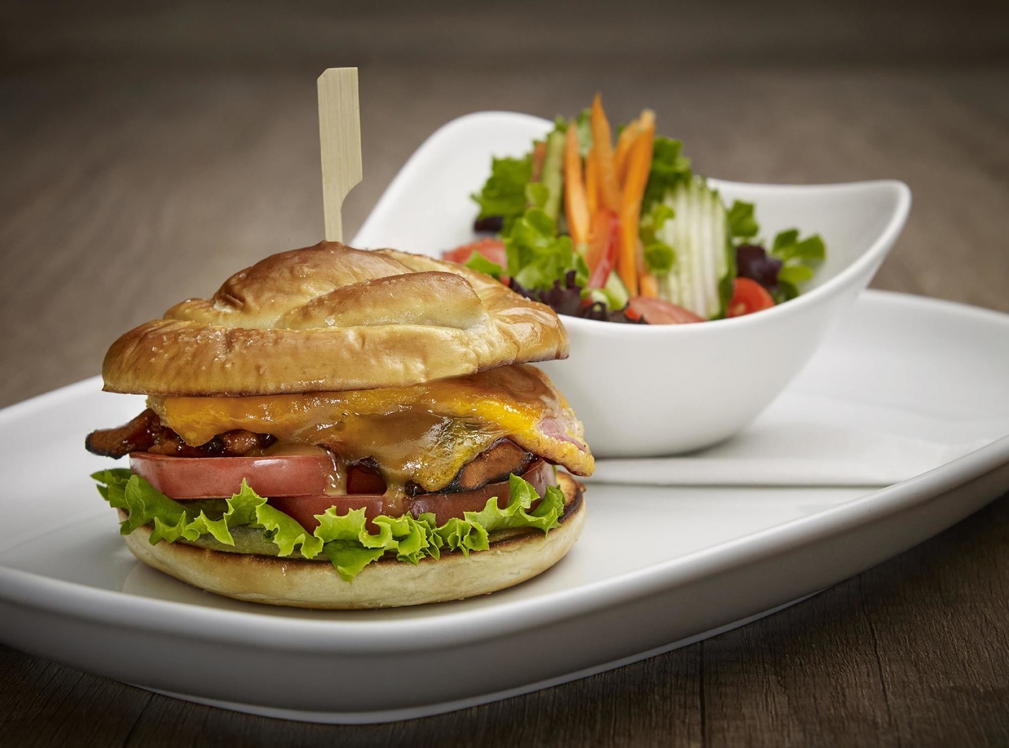 Фото Best Western Plus Guildwood Inn