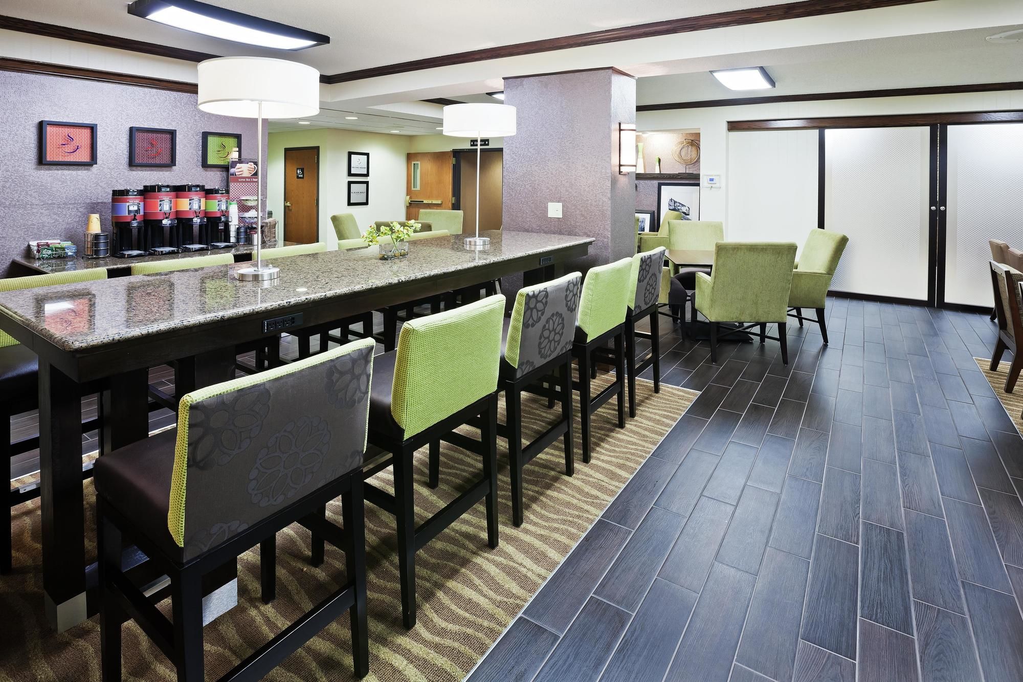 Фото Hampton Inn Salina