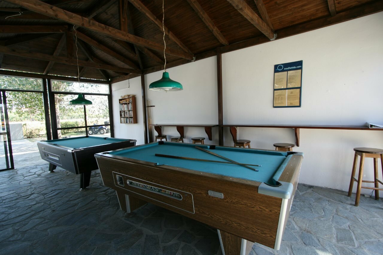 Фото Village Inn Studios & Family Apartments