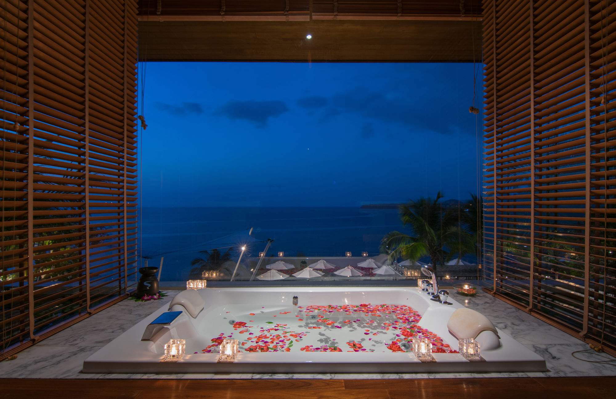 Фото Cape Sienna Gourmet Hotel & Villas