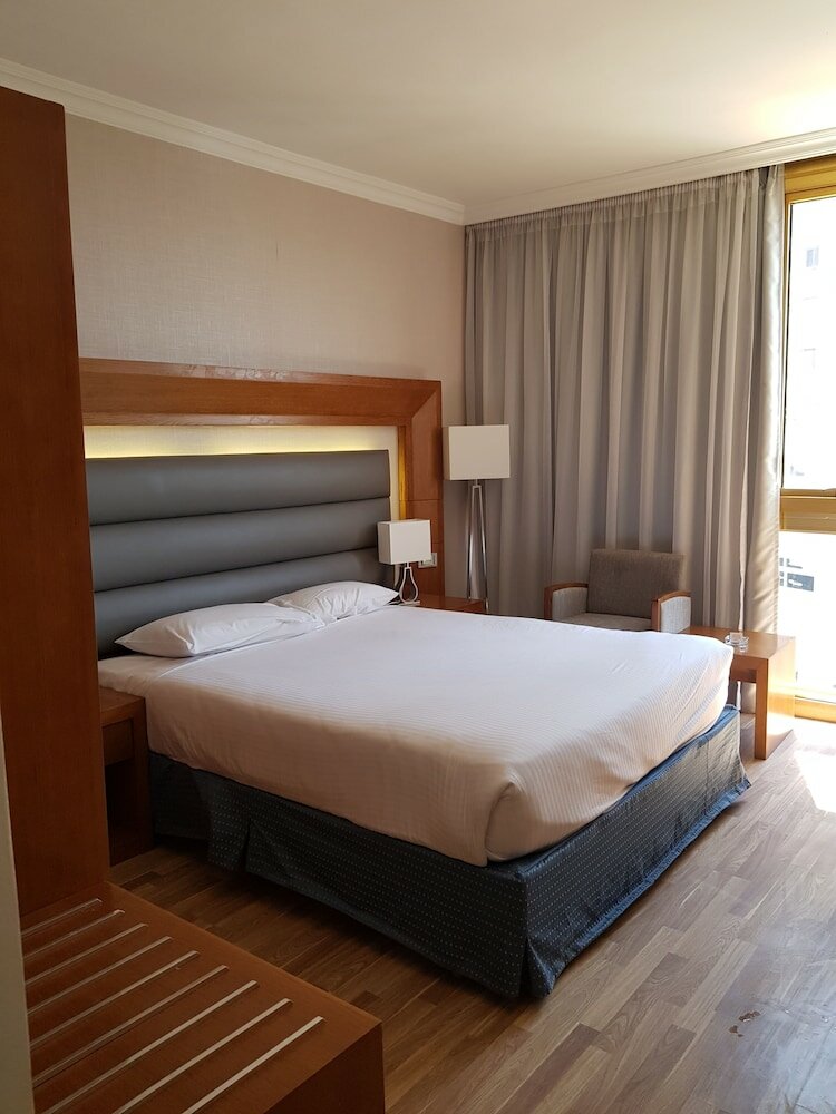 Фото Maadi Hotel