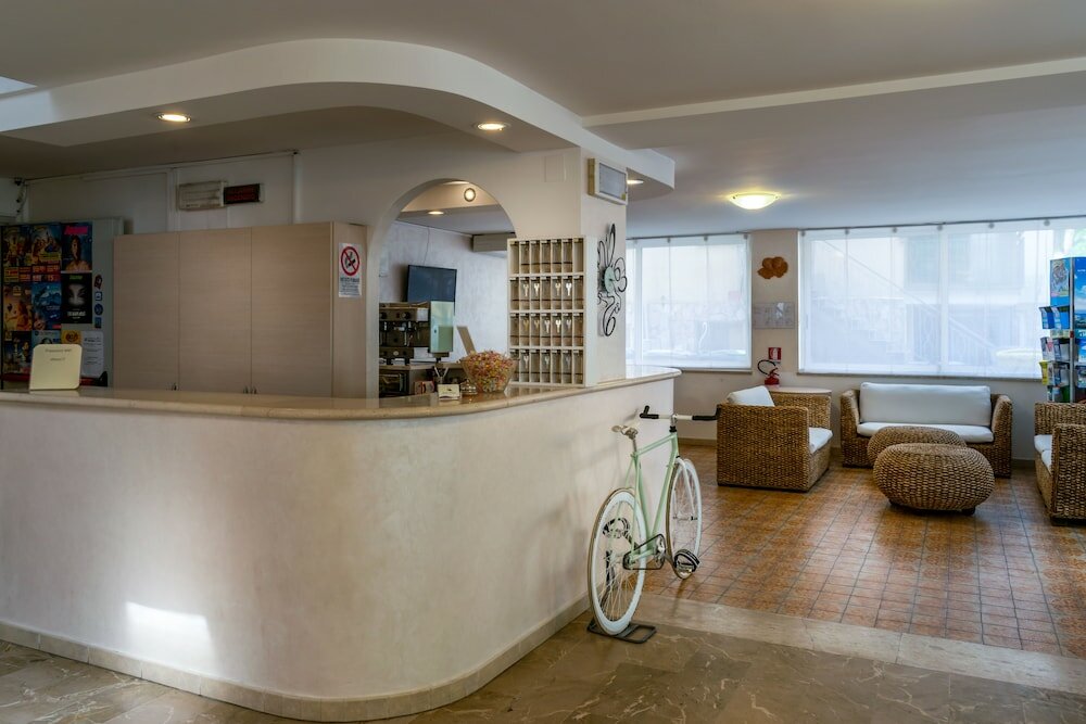 Фото Hotel Stresa