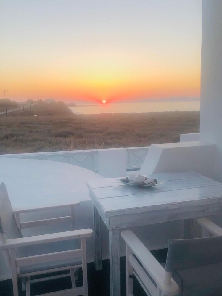 Фото Vrachia Studios & Apartments