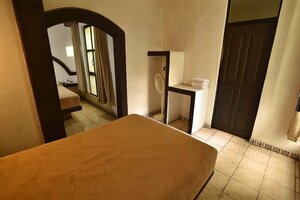 Hotel Plaza Morelia (Sinaloa, Valentín Gómez Farías), hotel