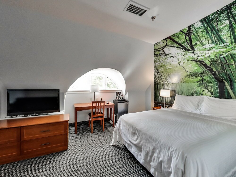 Фото Isabella Hotel and Suites