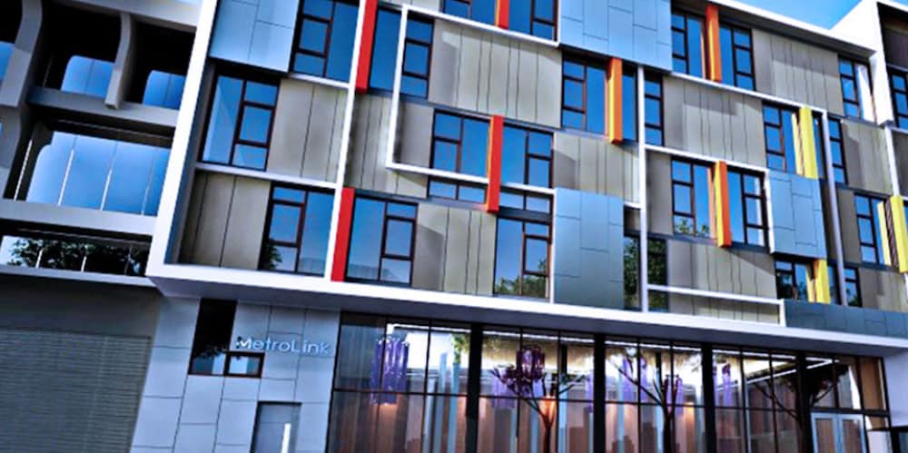 Фото Fx Hotel Metrolink Makkasan