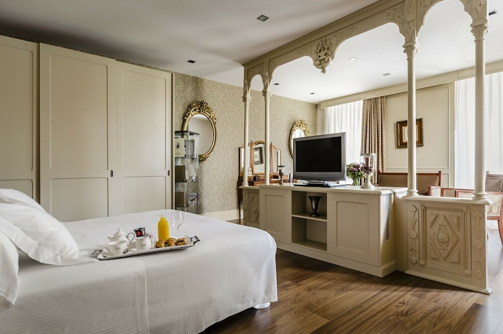 Фото Gran Hotel La Perla