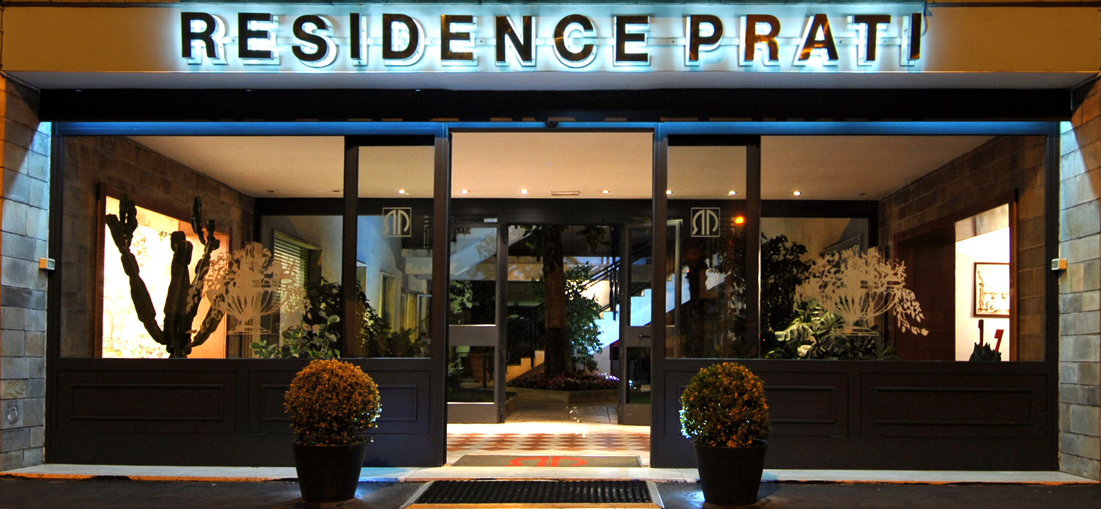 Фото отеля 1