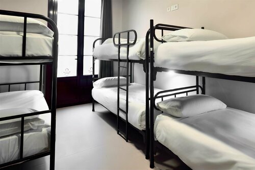Хостел Ideal Youth Hostel в Барселоне