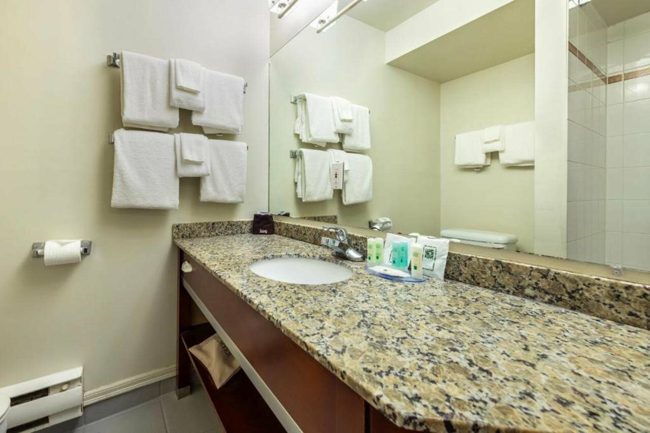 Фото Quality Inn & Suites