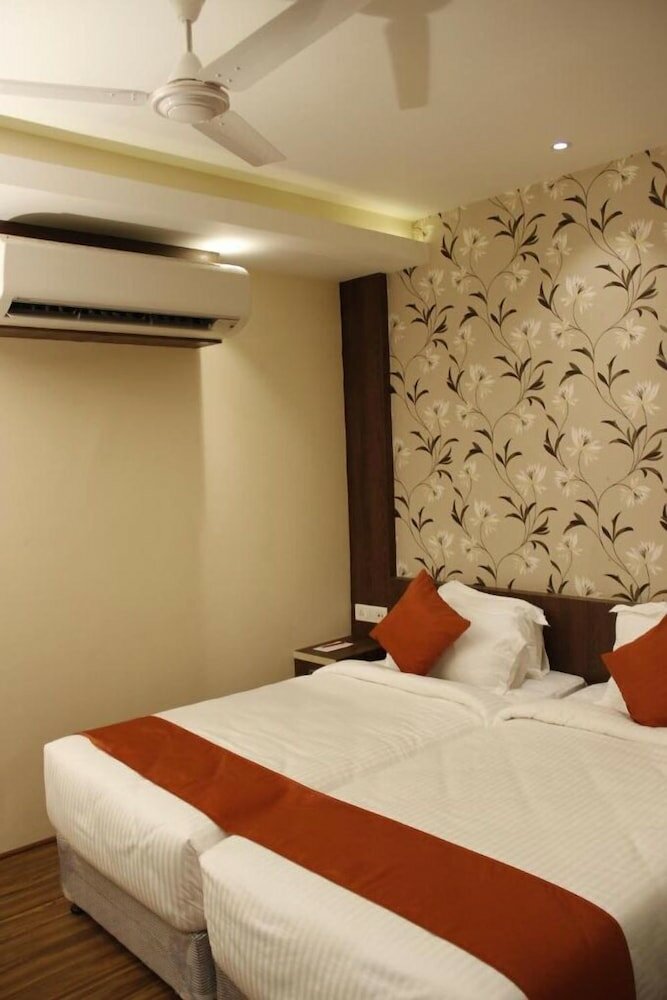 Фото Regenta Inn Larica