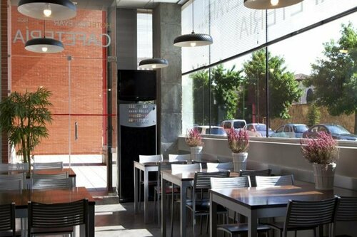 Внешний вид отеля Hotel Rice Bulevar в Бургосе, фото 4