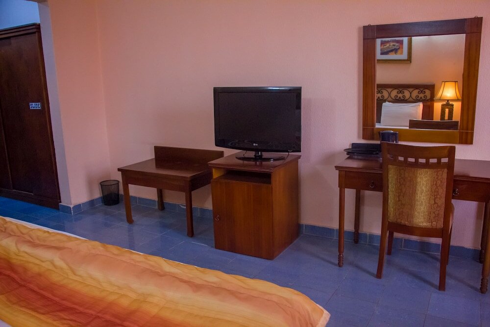 Фото Heritage House Square Hotel