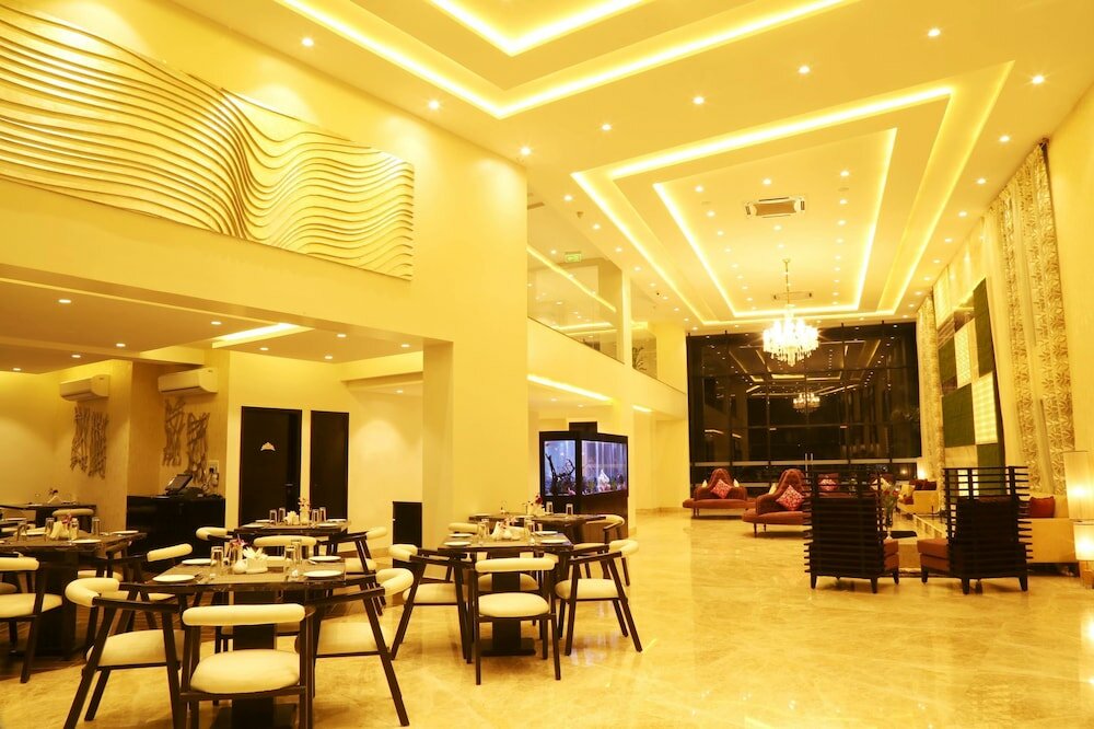 Фото The Flora Grand