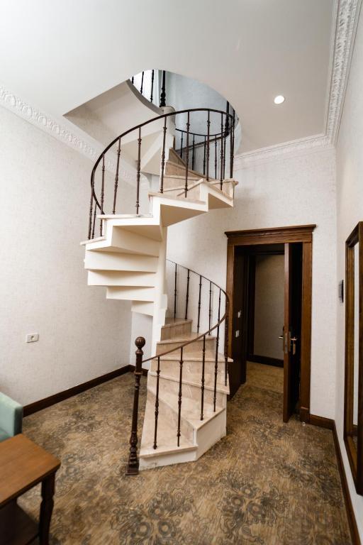 Фото Midway Baku Hotel