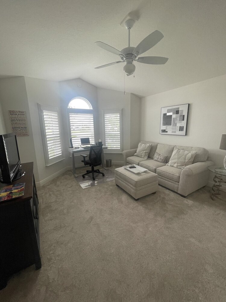 Фото Designer Home In Saint Catherine