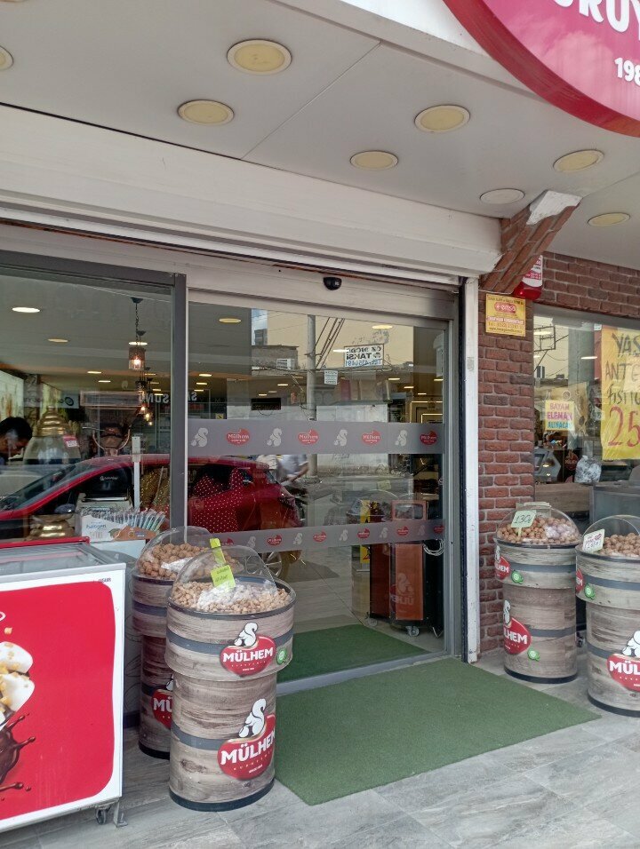 Nuts, snacks, dried fruits Mulhem Nuts, Adana, photo