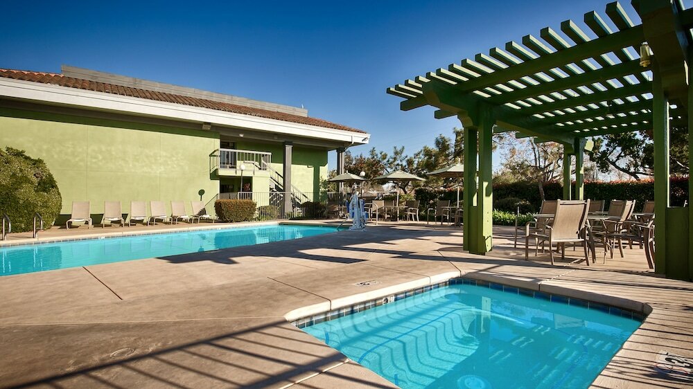 Фото Best Western Village Inn