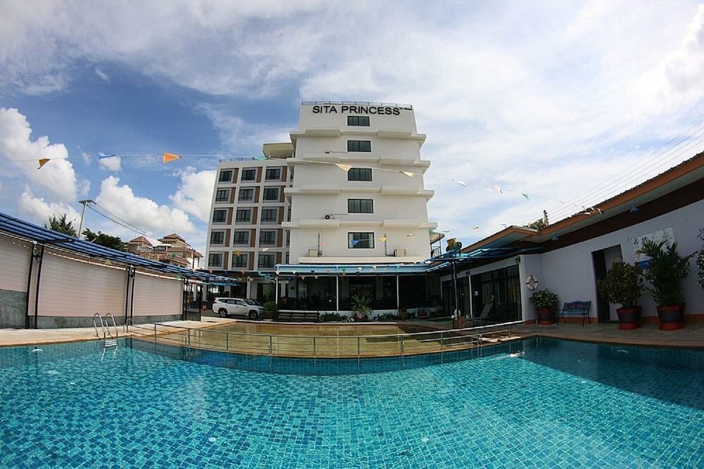 Фото отеля 1