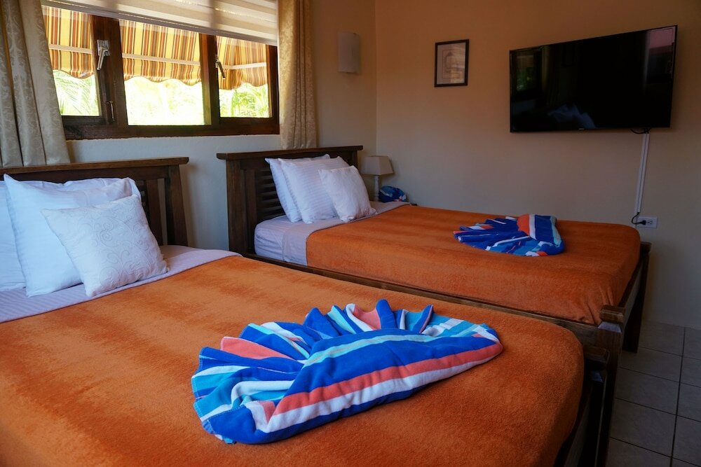 Фото Cariñas Studio Apartments