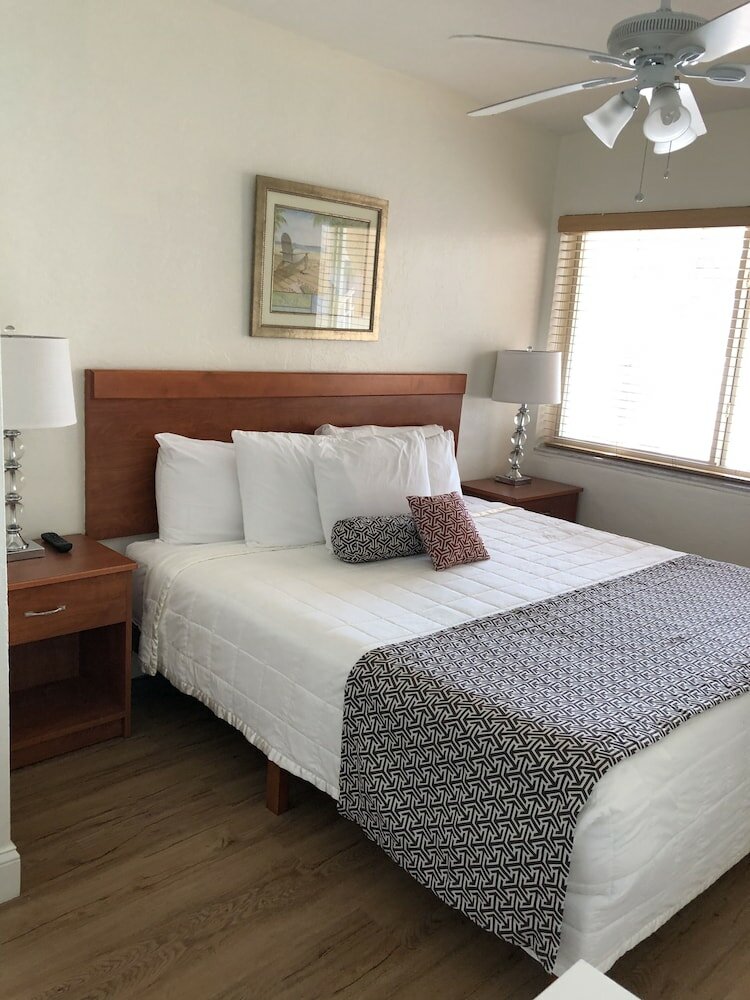 Фото Coral Key Inn