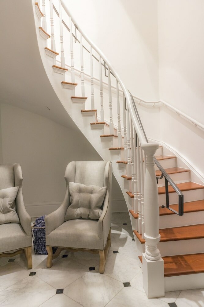 Фото Royal Frenchmen Hotel and Bar