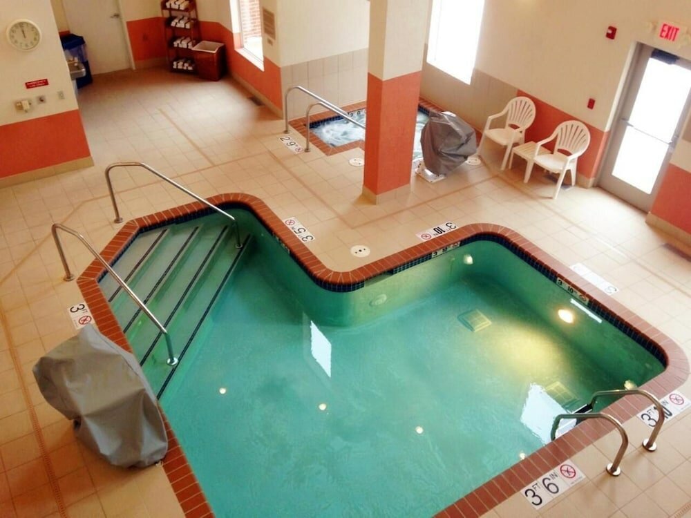 Фото Grandstay Residential Suites Hotel - Sheboygan