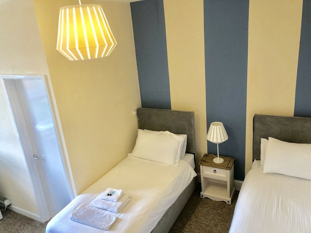 Фото Royal Ashton Hotel