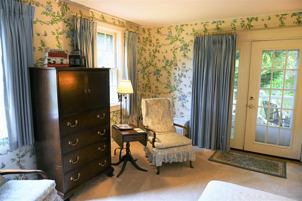 Фото Fairville Inn