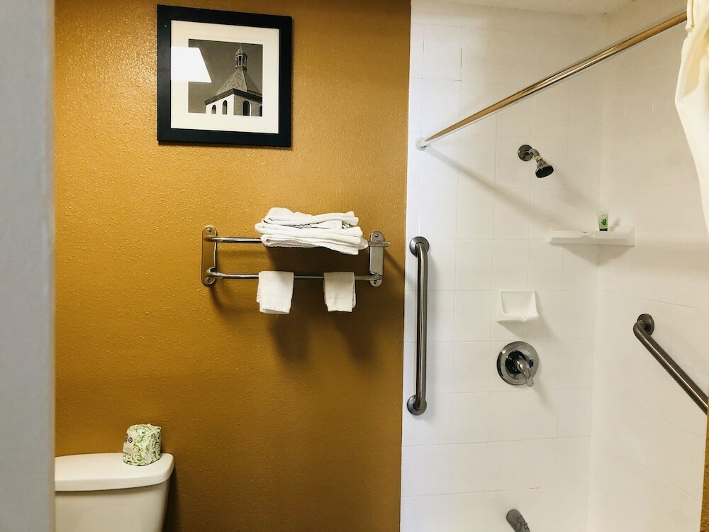 Фото Casa Blanca Inn & Suites