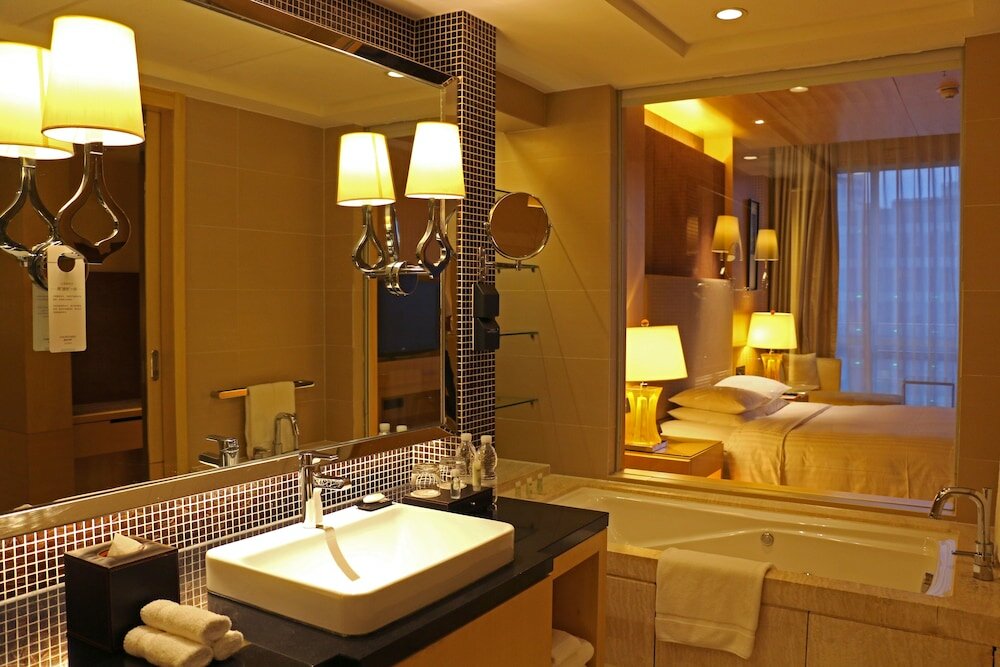 Фото Courtyard by Marriott Shanghai Central