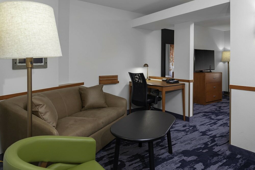 Фото Fairfield Inn & Suites by Marriott Charlotte Matthews