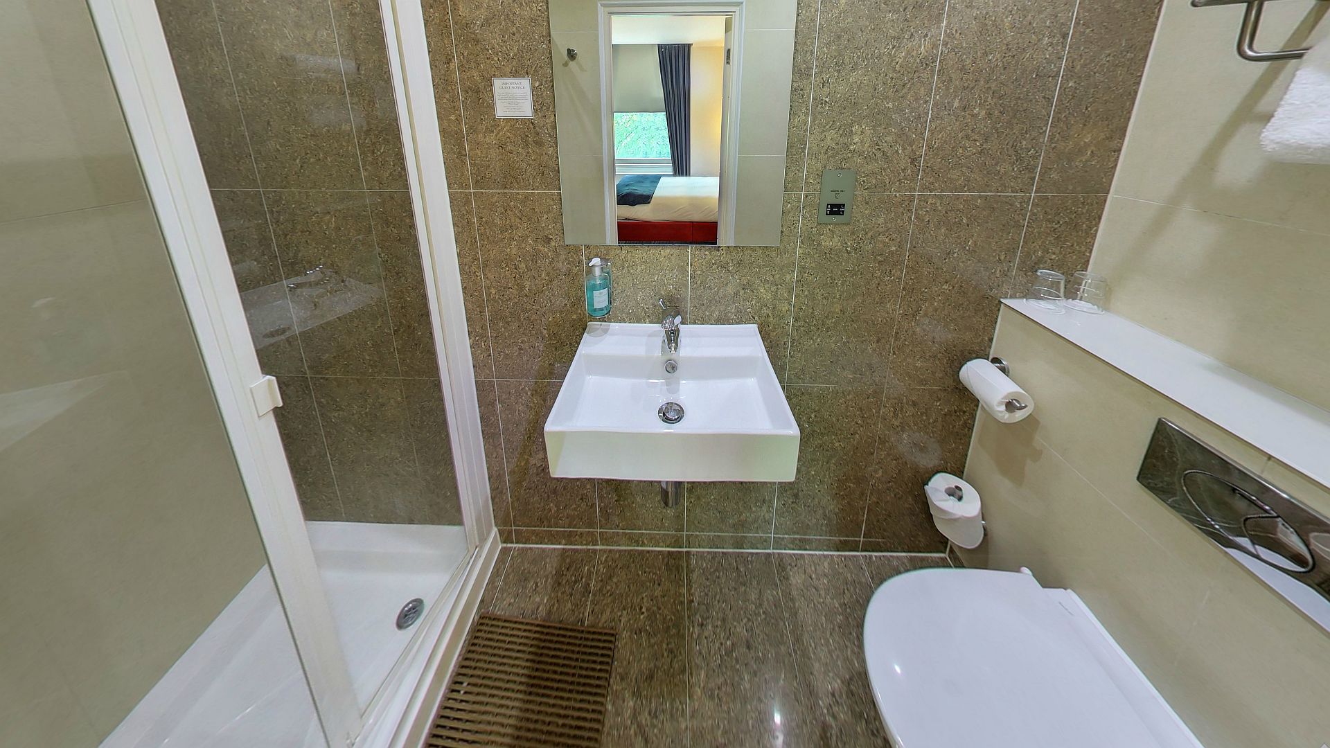 Фото Simply Rooms & Suites