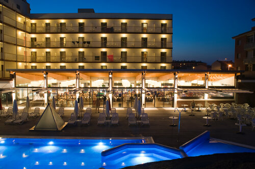 Гостиница Hotel Papi в Мальграт-де-Маре